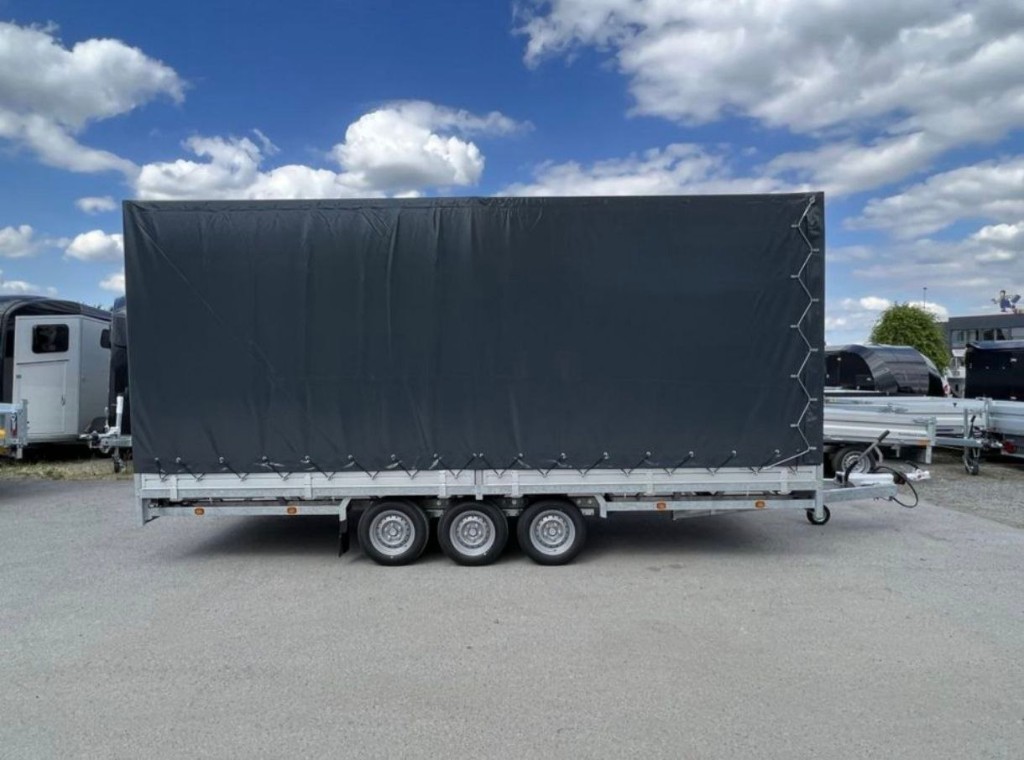 3-axle curtain trailer
